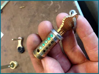 Father Son Locksmith Shop Smyrna, GA 770-783-3532 - 65-9